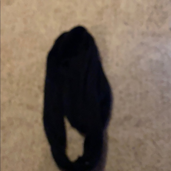 Scarfs - Picture 12 of 12